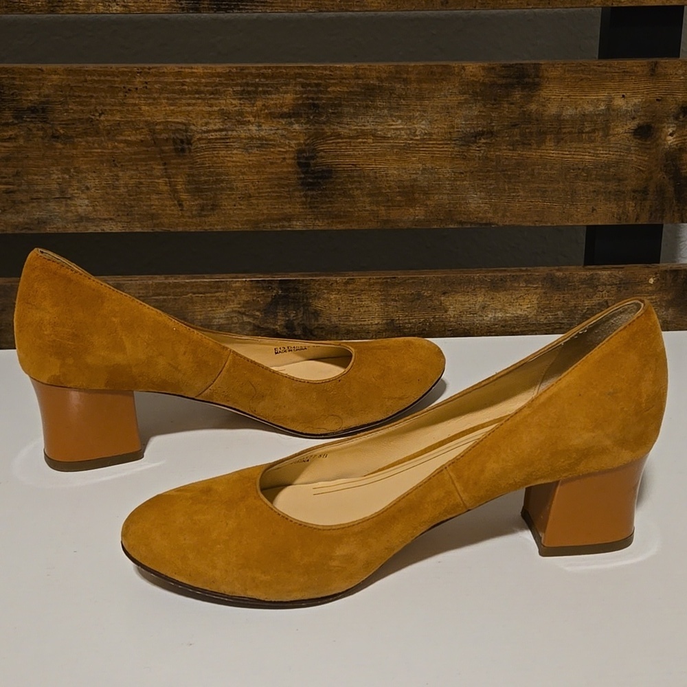 Cole Haan Elegant Golden Suede Block Heel Pumps Size 8B